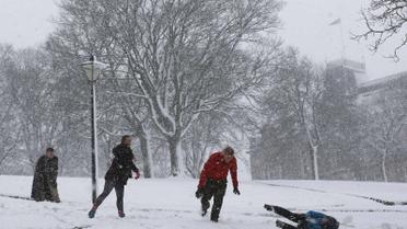 Снегопад создал хаос на дорогах. / © Reuters