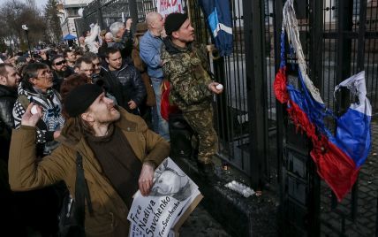 В России хотят отправить в Киев спецназ для охраны посольства