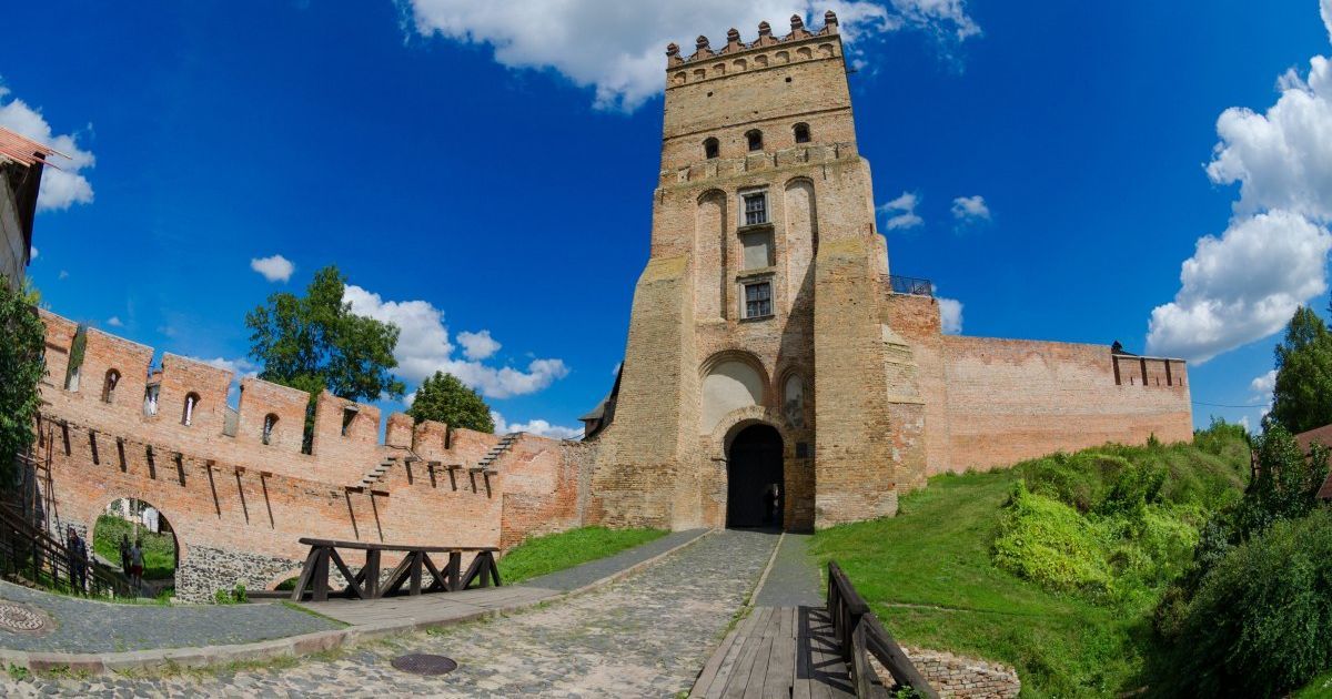 30 років Незалежності: Волинь – світязькі пончики, замок із 200-гривневої купюри та унікальне кафе
