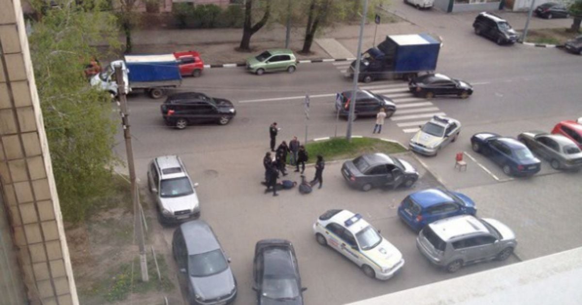 В Харькове во время драки за пистолет едва не застрелили ребенка