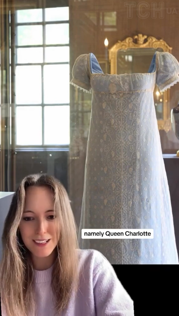Сукня королеви Шарлотти / фото: скриншот з відео / ©