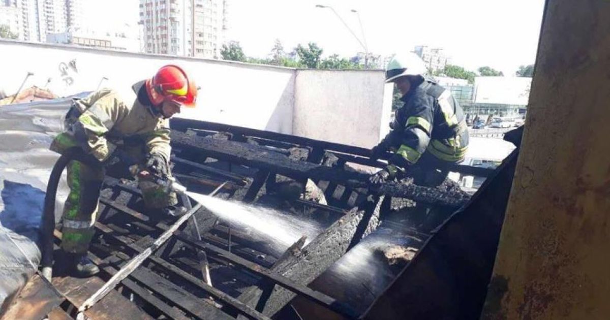 Пожежа у кінотеатрі Екран / © ГУ ДСНС у Києві