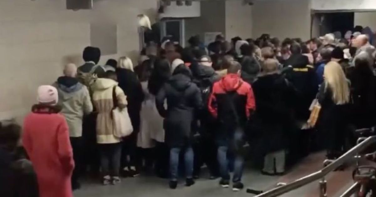 Тиснява в метро Києва 13 листопада / Скриншот