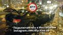 Жуткое ДТП в Киеве: после столкновения авто с отбойником пассажир вылетел из салона, водитель сбежал