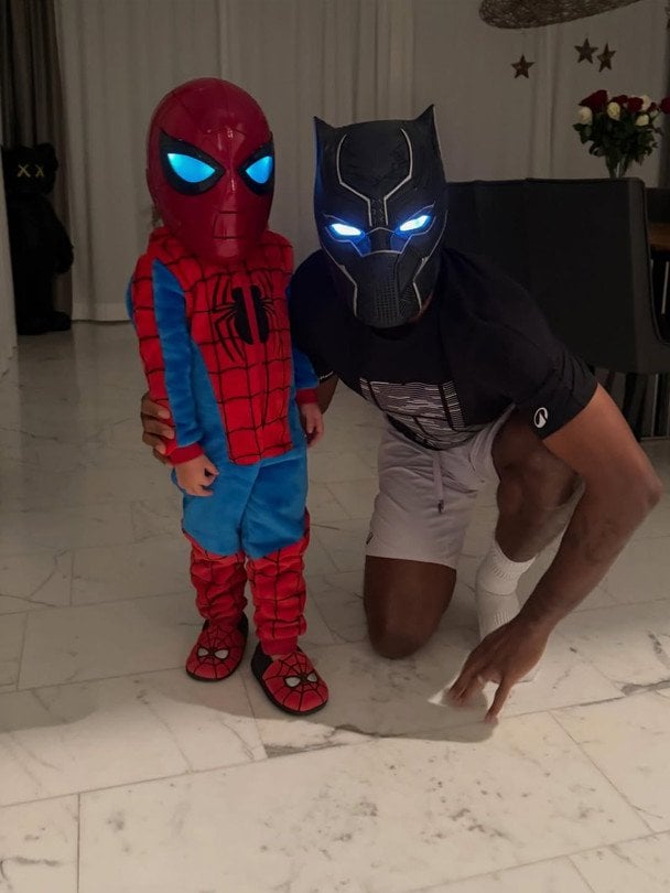 Муж и дочь Элины Свитолиной в костюмах супергероев