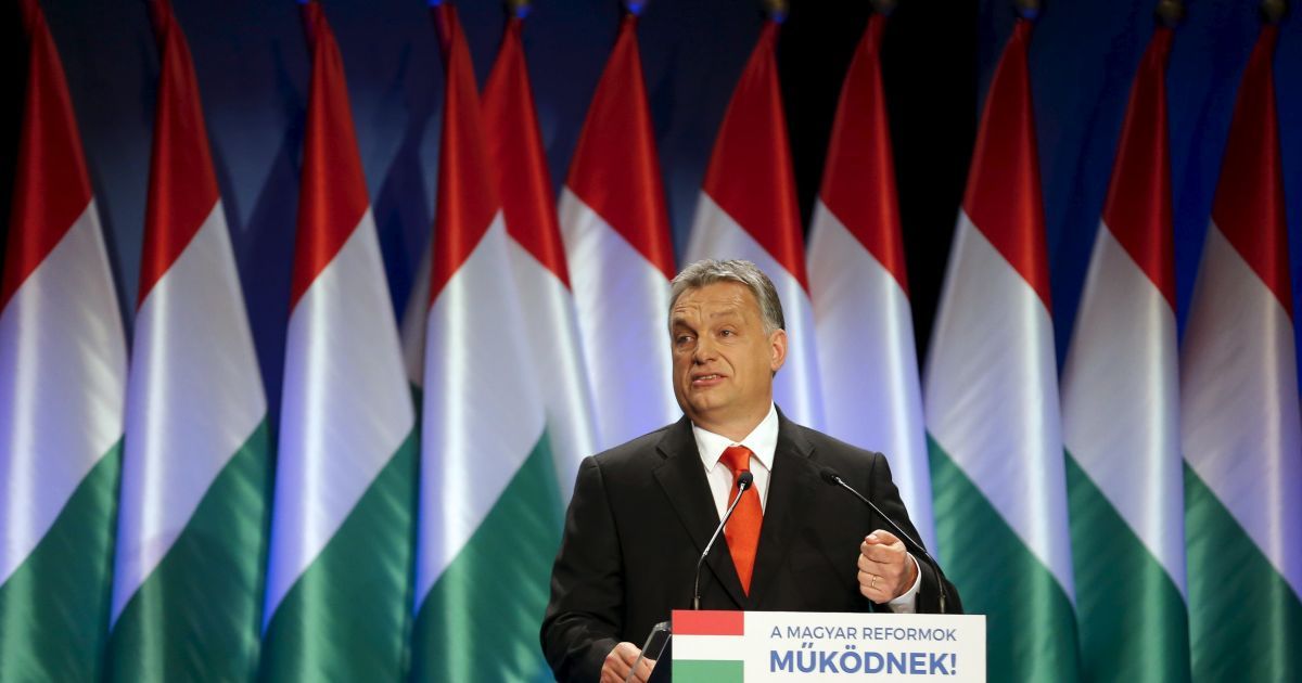 Виктор Орбан заявил, что не будет автоматически продлевать санкции против России.