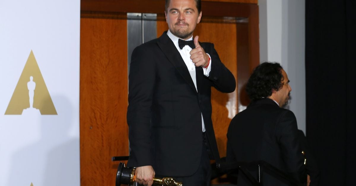 Ди Каприо радостно фотографировался с &laquo;Оскаром&raquo; / © Reuters