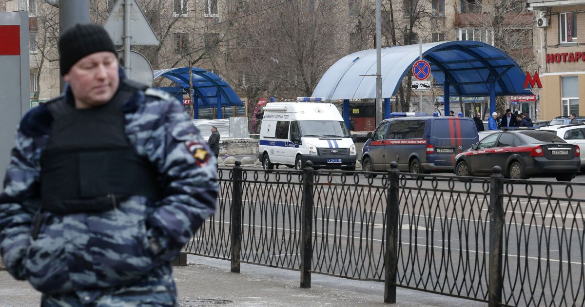В виду отрубленной головы
