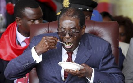 Президент Зимбабве потратил на свой 92-й день рождения один миллион долларов