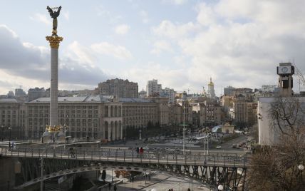 На Майдане демонтировали последнюю палатку "революционеров" (фото)