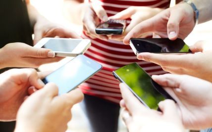 АМКУ звинуватив трьох найбільших мобільних операторів у махінаціях із тарифами