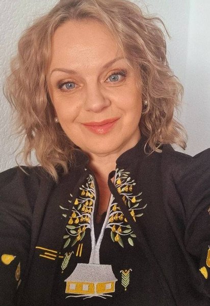 Ирма Витовская, Елена Великанова