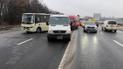 Рятувальникам довелося ліквідовувати витік мастил після аварії маршруток і мікроавтобуса на трасі з Борисполя