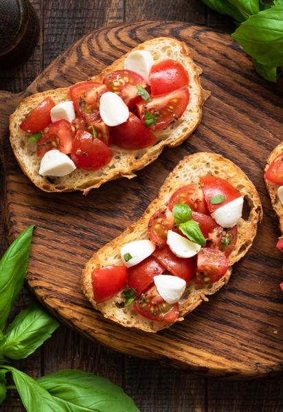 Вкусные бутерброды с творогом и томатами