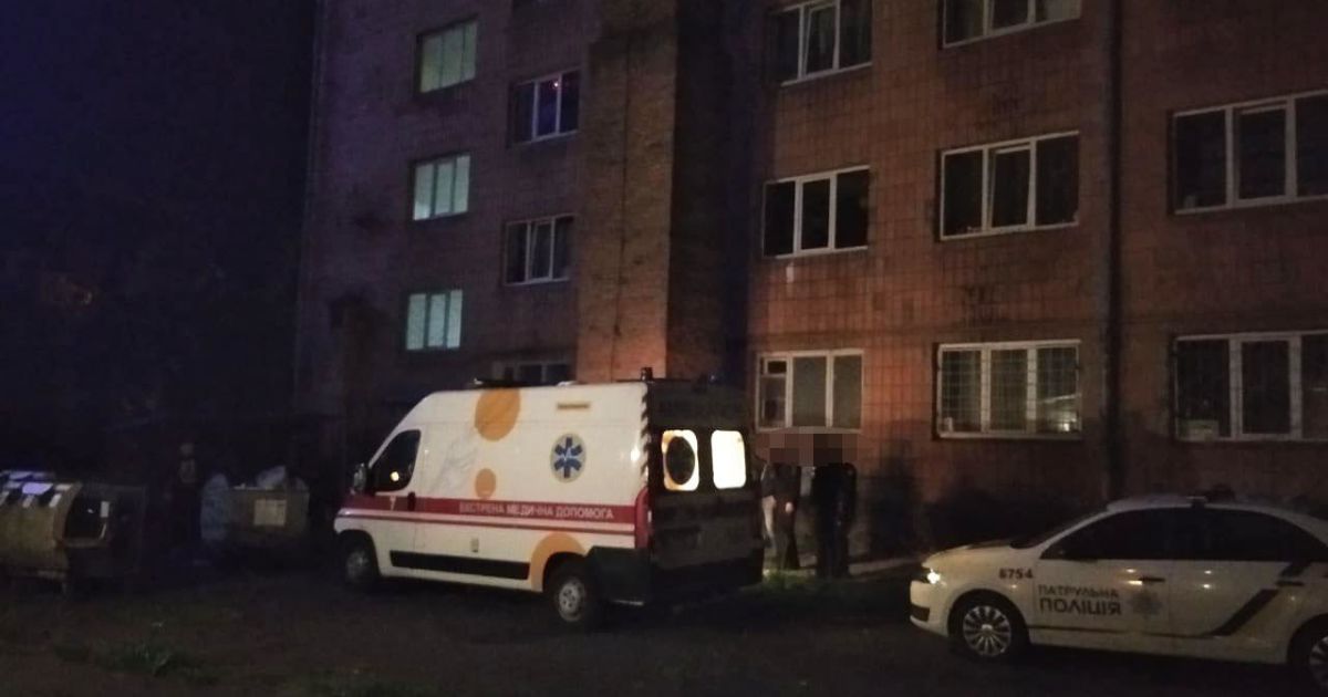 У Рівному загинув 18-річний студент-сирота, зірвавшись з третього поверху гуртожитку: фото
