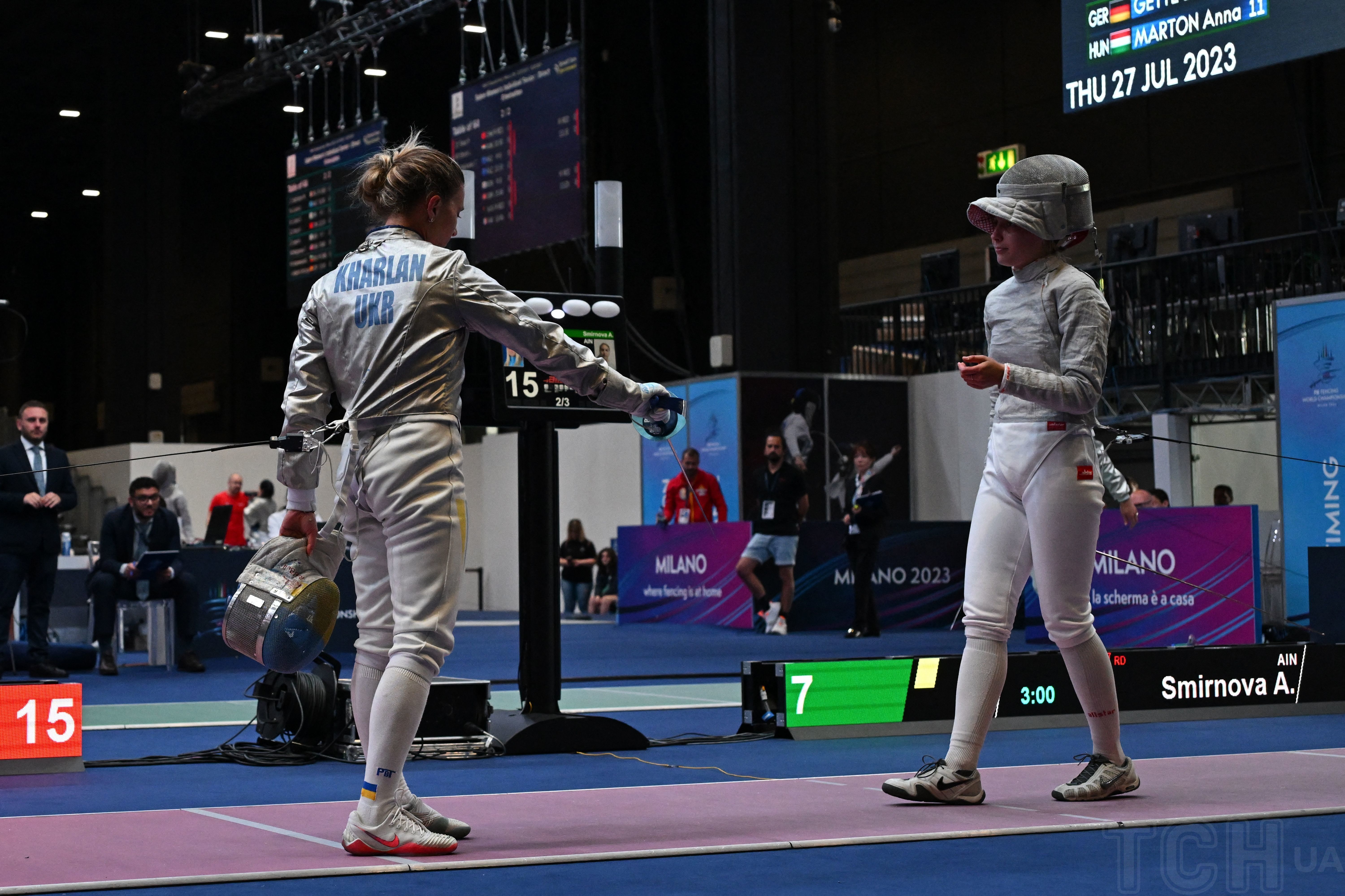 Olga Harlan si rifiuta di stringere la mano a una donna russa. / © Getty Images