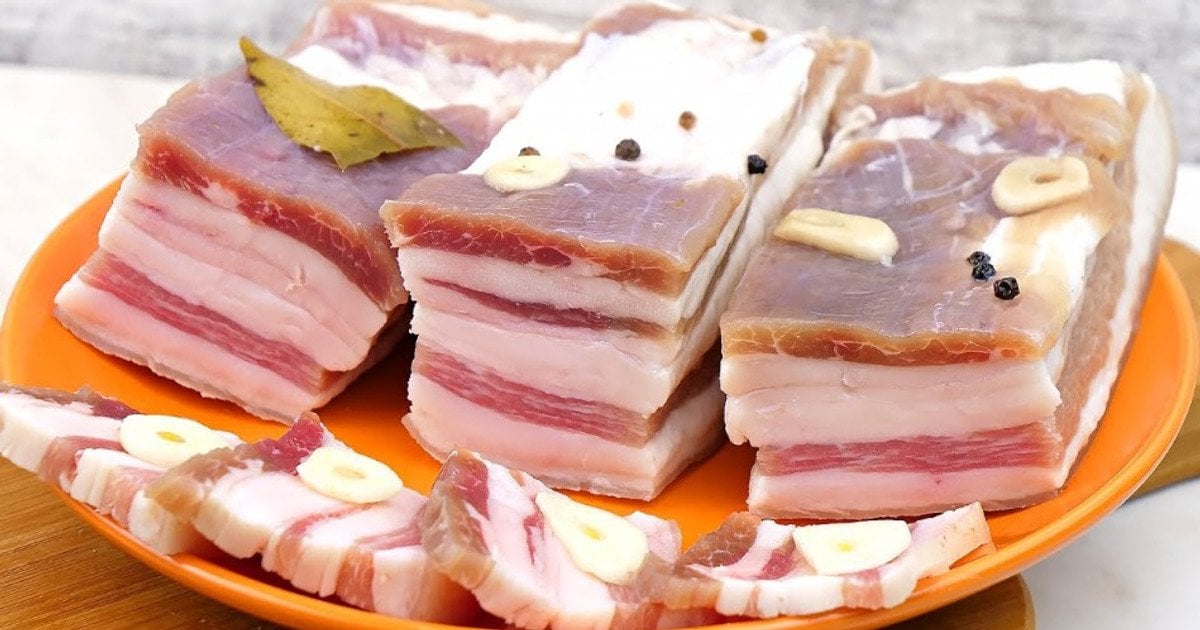 Сало в розсолі// фото: sensatsiya.com