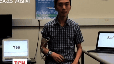 Ученые из техасского университета разрабатывают устройство для общения с глухими людьми