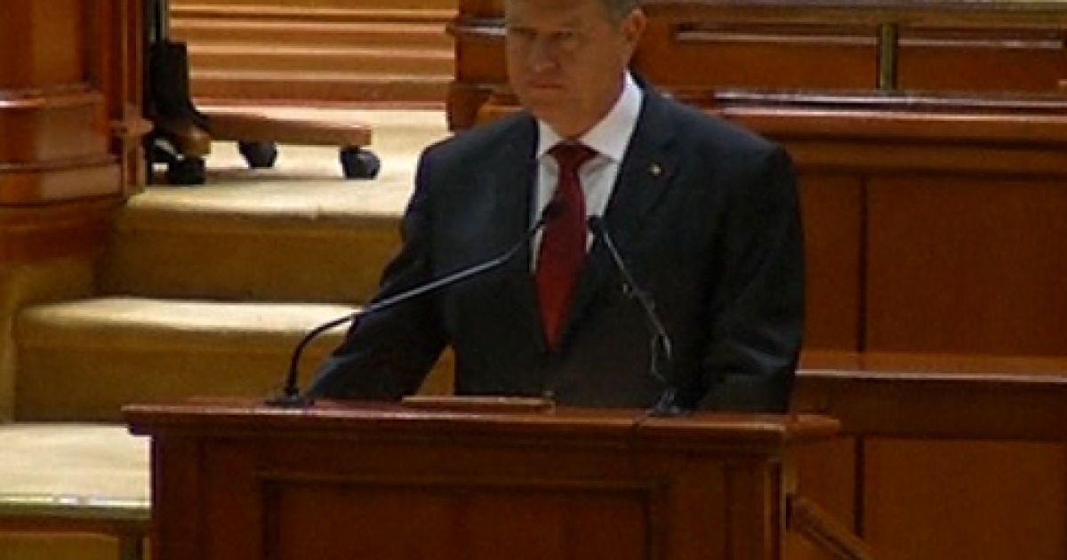 Йоханнис заявил, что необходимо поддерживать отношения между Россией и Евросоюзом на основе диалога