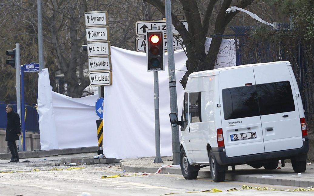 Силовики работают на месте взрыва / © Reuters