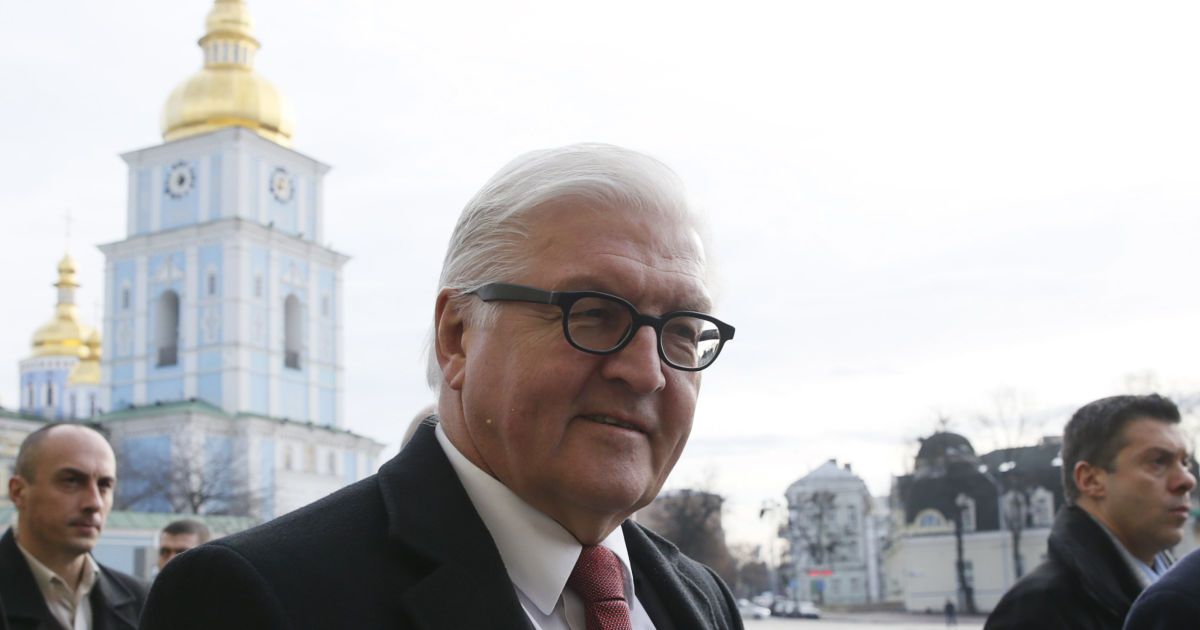 Штайнмайер рассказал, что украинской власти следует делать в первую очередь