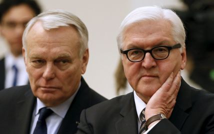 Берлин и Париж уже не требуют от Украины безотлагательно внести изменения в Конституцию