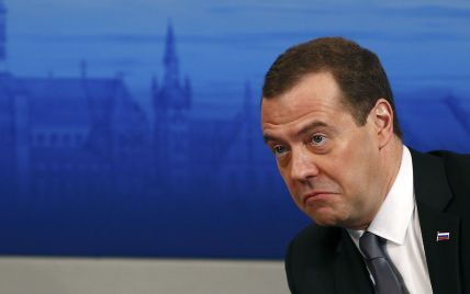 Медведев не считает Украину государством