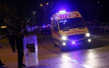 Количество погибших при взрыве в центре Анкары выросло до 28 человек