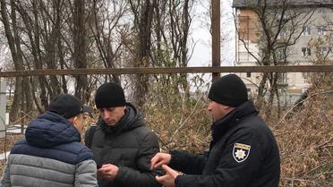Забудова в Українці, тітушки_11 / © ТСН.ua