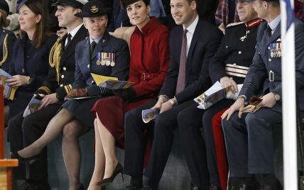 Герцогиня Кэтрин и принц Уильям на параде королевских ВВС