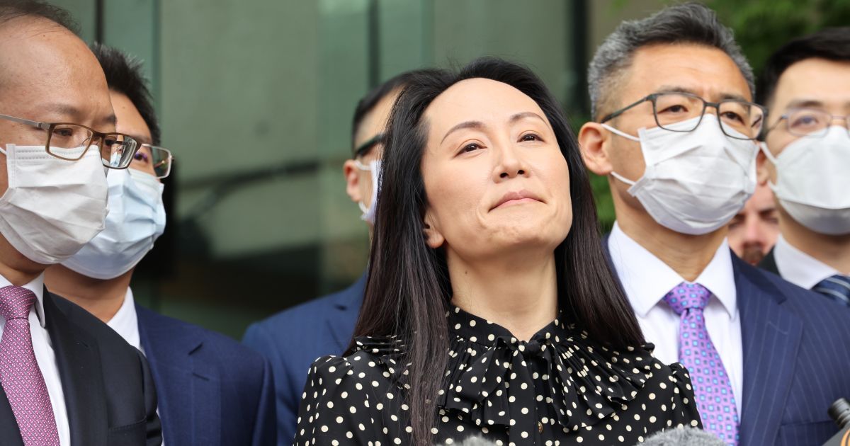 Звільнена в Канаді фіндиректорка Huawei Мен Ваньчжоу повернулася до Китаю