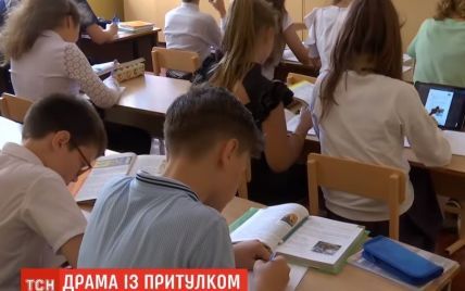 З криками і сльозами втікала по коридору: в Одесі соцслужби просто з уроку забрали до притулку 11-річну дівчинку