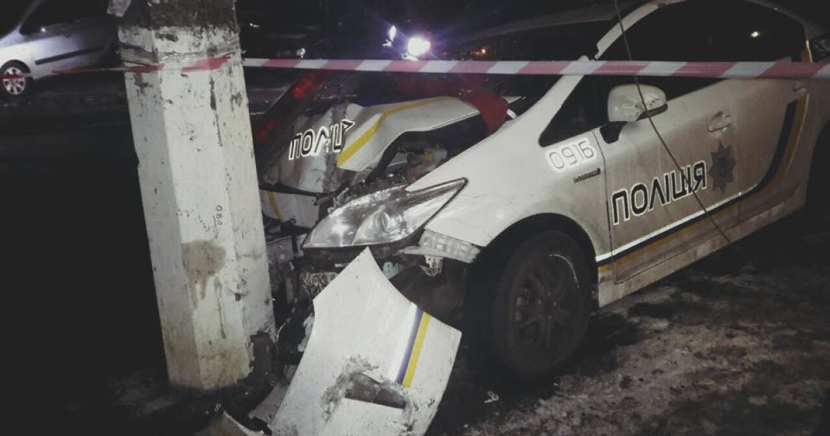 В аварію потрапили три машини, постраждали п&#039;ять осіб. / © facebook/Артем Шевченко