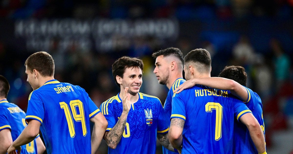 Збірна України з футболу