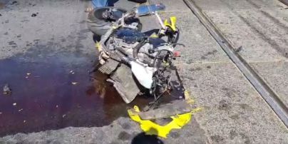 В Киеве от удара о легковушку мотоцикл разорвало на куски