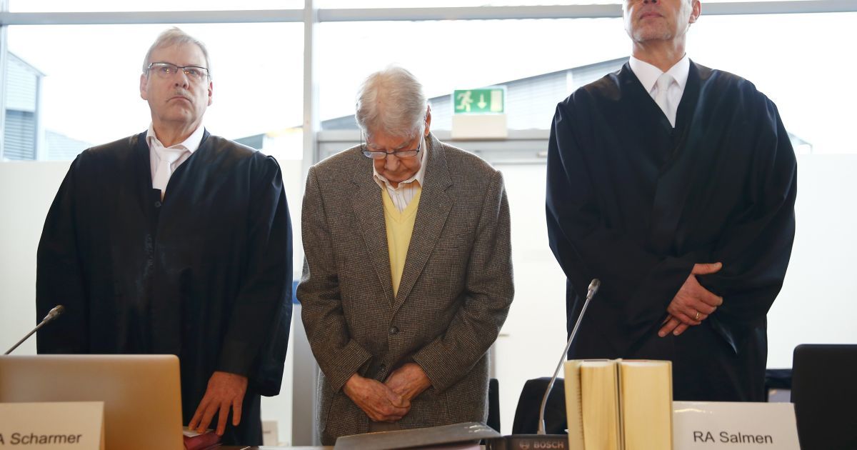 В Германии судят 94-летнего охранника концлагеря "Аушвиц"
