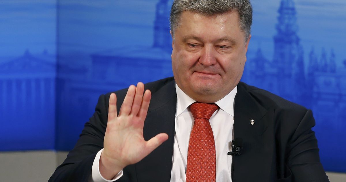 Порошенко радуется принятию "безвизового пакета" законов