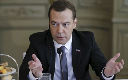 Медведев откорректировал свое резкое заявление о начале новой холодной войны