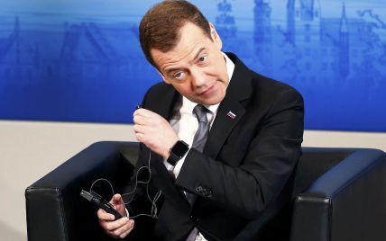 Медведев заявил о "новой холодной войне" между Россией и Западом и обвинил Украину во всех "грехах"