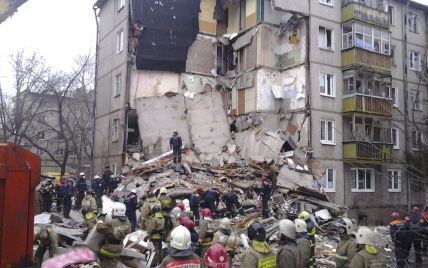 Из-под завалов разрушенного подъезда в российском Ярославле достали уже четырех погибших