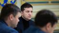"Вам сканворды взять в дорогу?" Соцсети бурно отреагировали на поездку Зеленского в Оман