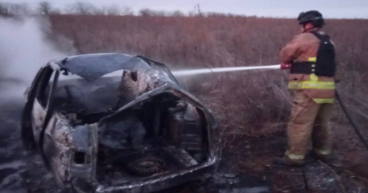 В авто влучив ворожий боєприпас Фото: ДСНС