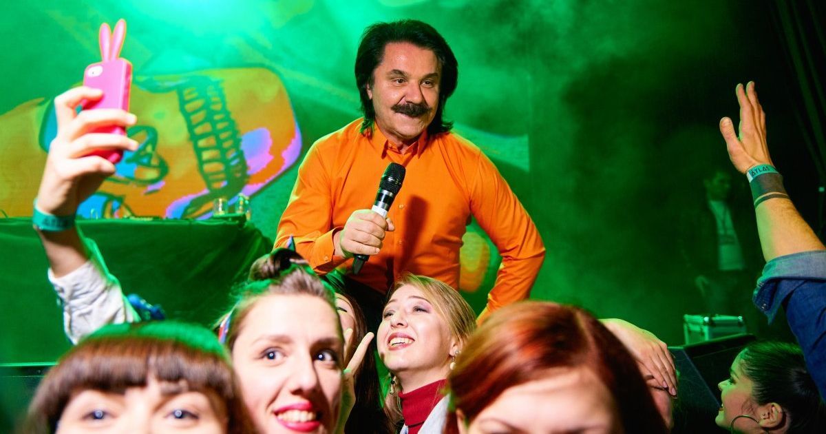 Павел Зибров вместе с Потапом создаст кавер на "Мертві бджоли не гудуть"