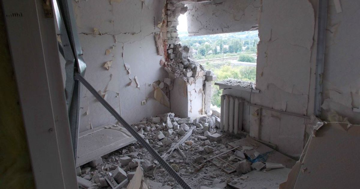 Обстрелами на Луганщине повреждены дома и инфраструктура