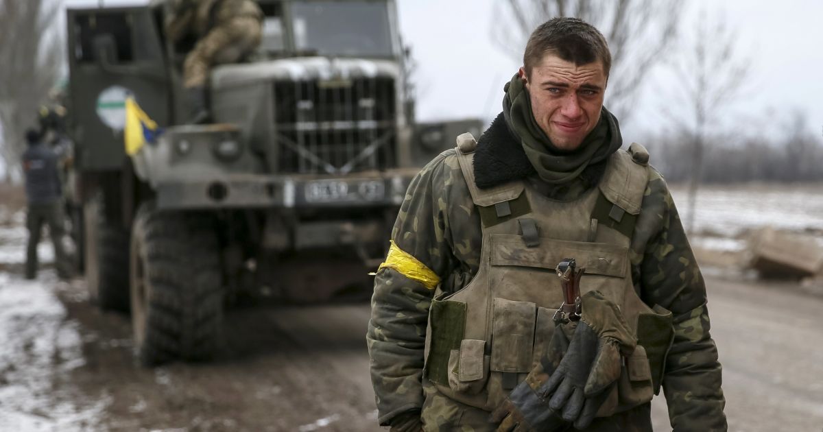 Украинские военные в зоне АТО, где война длится уже почти два года
