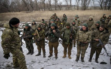 Добровольці зберуться у центрі Києва вимагати покарати винних у військових помилки на Донбасі