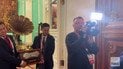 Китайская делегация подарила Путину граммофон