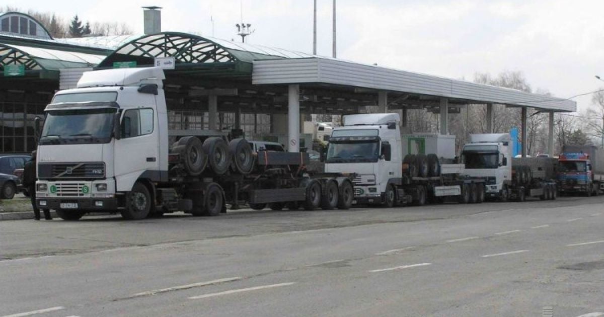 На украинско-польской границе образовались большие автомобильные очереди