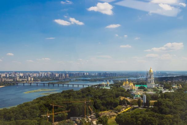 Вид из квартиры за 10 млн долларов в Киеве/Фото: luxgreat.estate