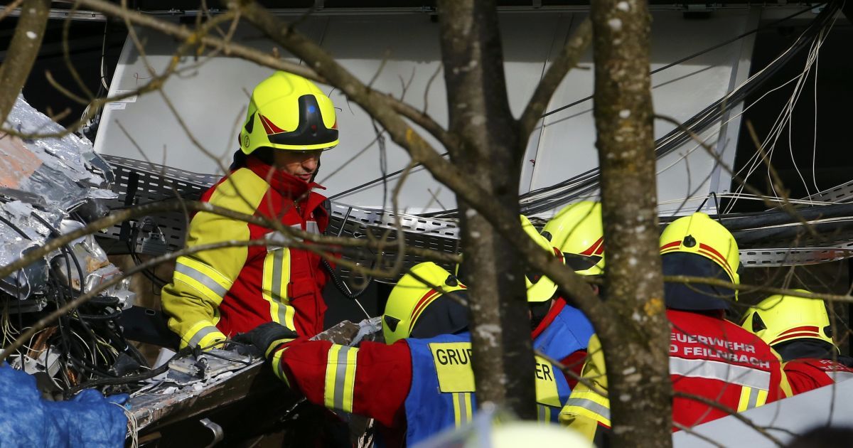 Число погибших при столкновении поездов в Германии достигло 11 человек